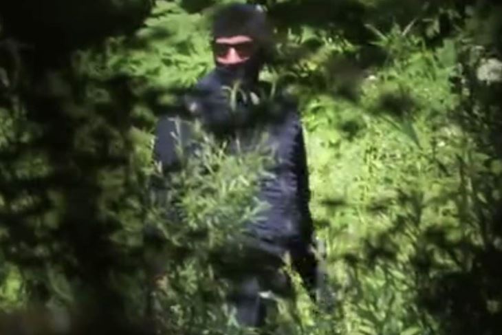 Tajno snimljeni video na kojem hrvatski policajci tuku migrante