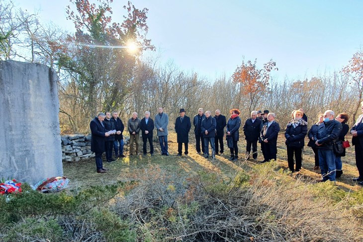 Polaganje vijenaca