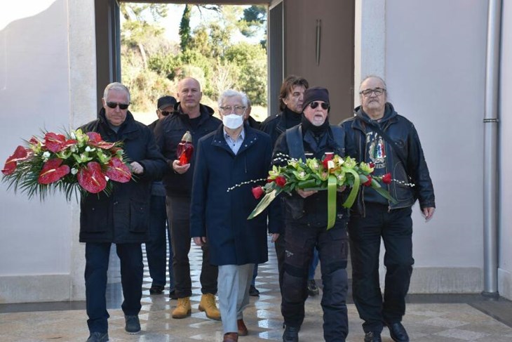 Polaganje vijenca na Đoserov grob