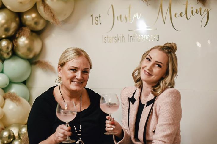 Danijela Adler i Sara Bužleta