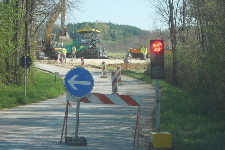 Radovi na cesti