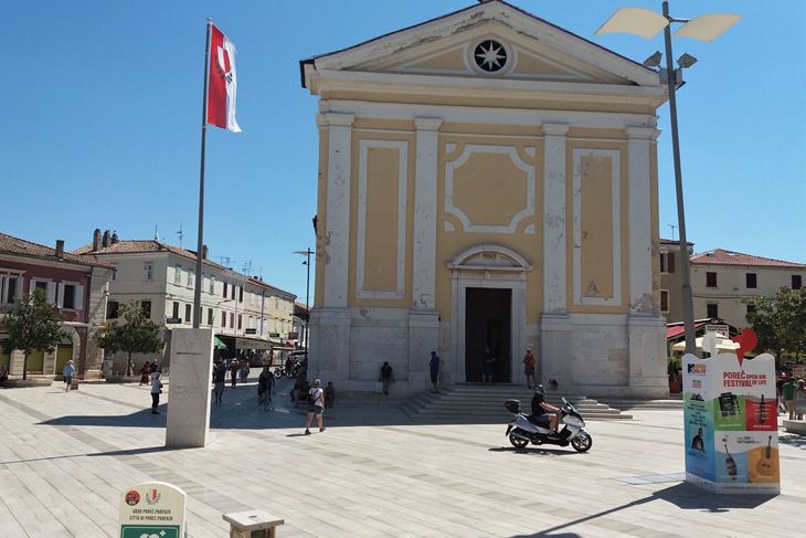 Trg slobode u Poreču (Foto arhiv Glasa Istre)