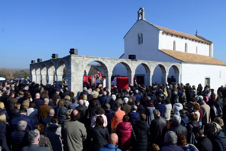 Hodočasnici u Svetoj Foški iz ranijih godina (Foto arhiv)