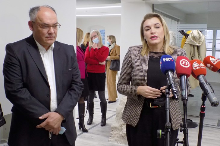 Damir Kajin i ministrica Nikolina Brnjac u Buzetu (Snimila Gordana Čalić Šverko)