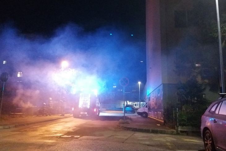 Gori kontejner kraj OŠ Veruda (Snimila Marica Košta)