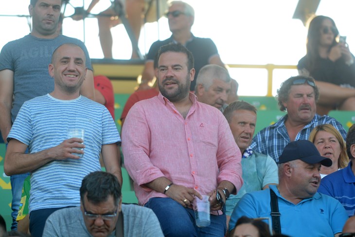 Zoričić na stadionu Drosina u društvu svog vijećnika Kristijana Biterija (snimio Danilo MEMEDOVIĆ)