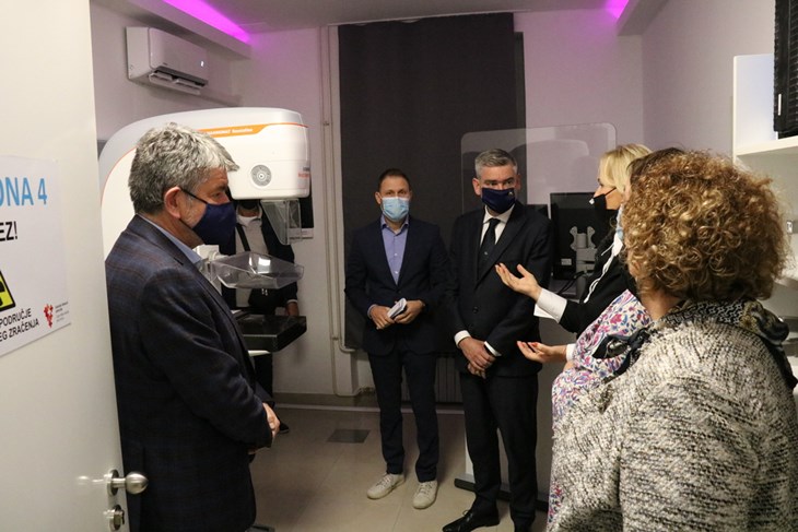 Nedavno je nabavljen vrhunski digitalni mamograf koji je smješten u Pazinu