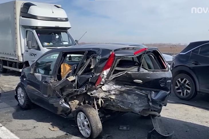 Lančani sudar 40 automobila na autocesti u Srbiji (Foto: Nova.rs video screenshot)