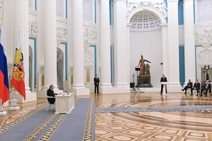 Kremlin Pool Photo