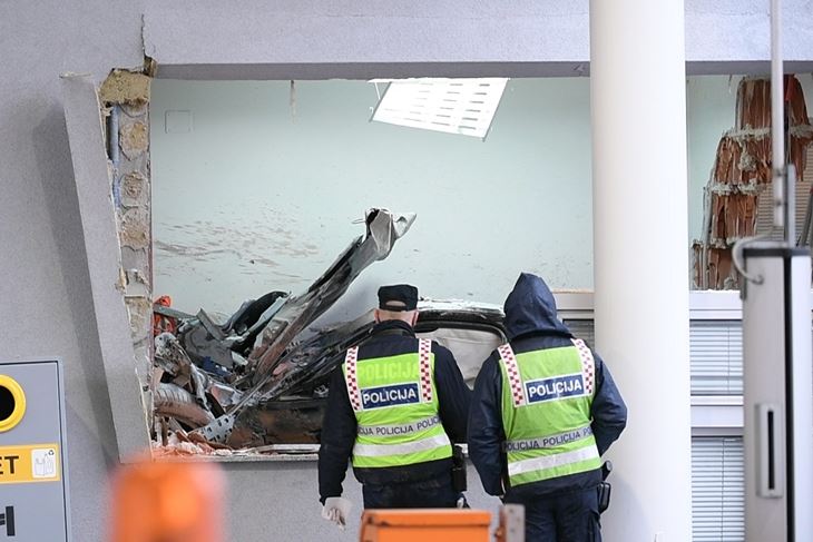S očevida stravične nesreće (CROPIX)