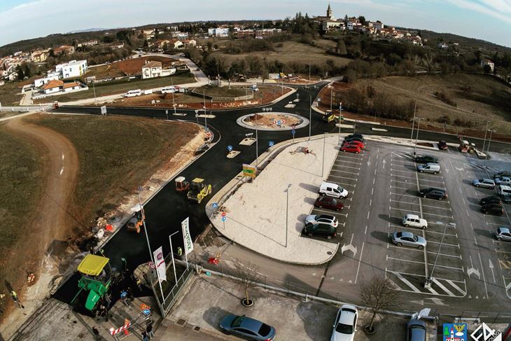 Radovi na kružnom toku (Foto Općina Žminj)