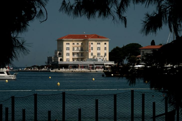 Porečki hotel u kojem je Osmani boravio (Snimio Milivoj Mijošek)