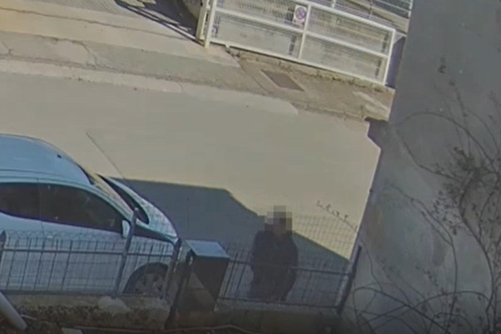Sporno uriniranje, jedno od njih