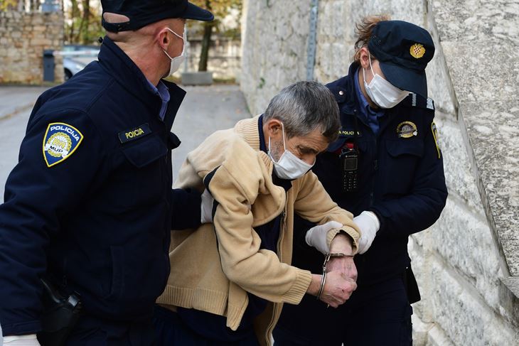 Osuđenik u vrijeme privođenja (Snimio Milivoj Mijošek)