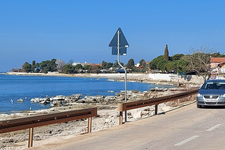 Crvena uvala, Zambratija