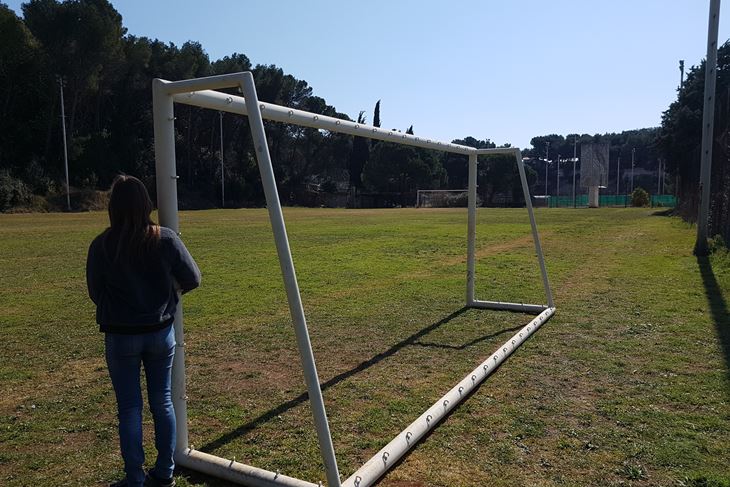 Prema UPU-u Lungomare, igralište je potrebno proširiti i prekriti umjetnom travom 