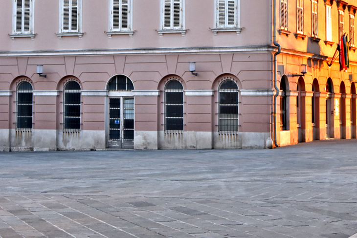 Zgrada na Forumu poznata kao ured za obranu