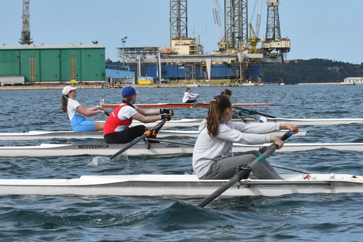 Regata u puslkom akvatoriju (Snimio Danilo Memedović)