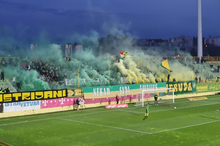 Bakljada na poluvremenu (Foto Ivor Balen)