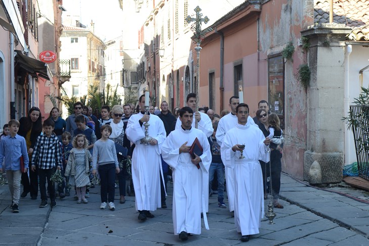 Procesija za Cvjetnicu u Puli 2017. godine (Snimio Dejan Štifanić)