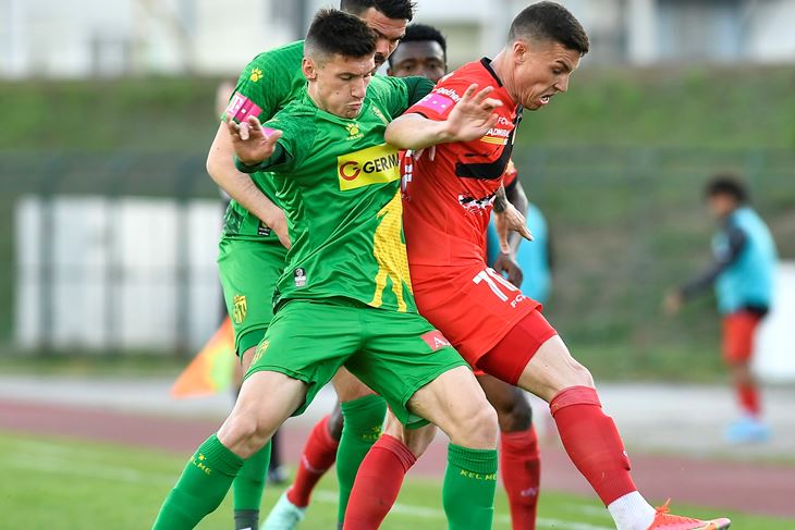 ČVRSTINE NIJE NEDOSTAJALO - Duel Luke Hujbera i Vlatka Stojanovskog (Snimio Ronald Goršić/Cropix)