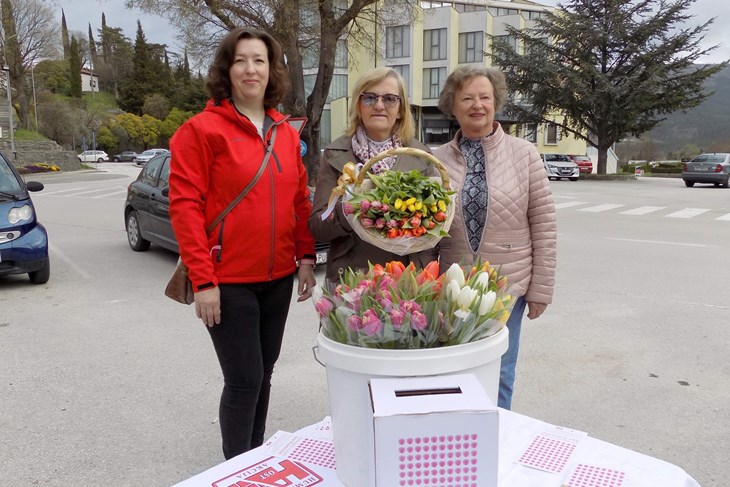 Akcija na Trgu Fontana (Snimila Gordana Čalić Šverko)
