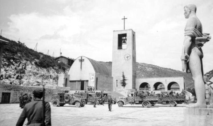 Nacistička svečanost u pulskom amfiteatru, najvjerojatnije proslava rođendana Adolfa Hitlera 1944. godine (Snimio Marcello Bogneri)