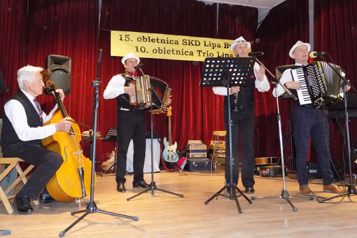 Emil Zonta i slavljenički Trio "Lipa" (Snimila Gordana Čalić Šverko)