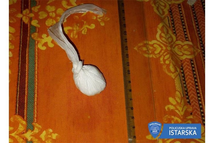 Pronađena droga i novac