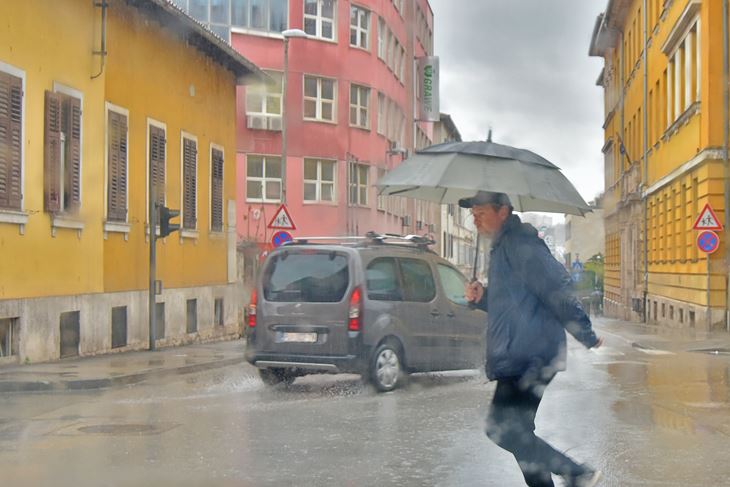 Kišno i u Puli (Snimio Duško Marušić Čiči)