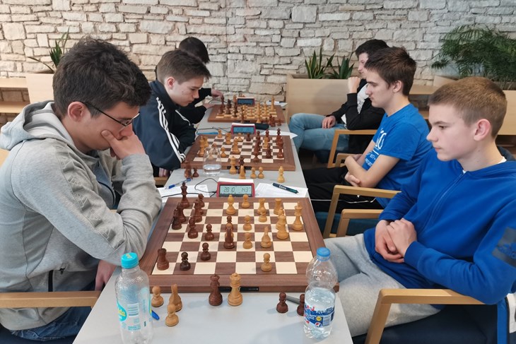 Mladi šahisti u Rapcu - ekipa Svete Nedelje juniorski je državni prvak