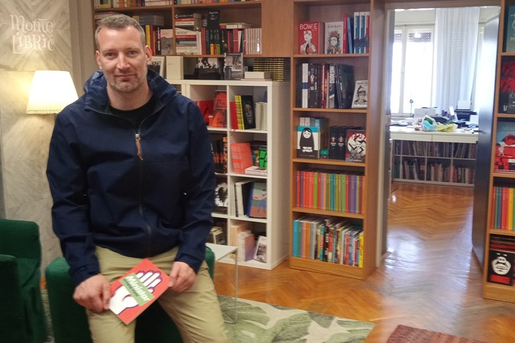 Roman "Ministar" za koji je dobio Europsku nagradu za književnost čita se u dahu - Stefan Bošković u pulskoj Knjižari Giardini 2 (Snimila Duška Palibrk)