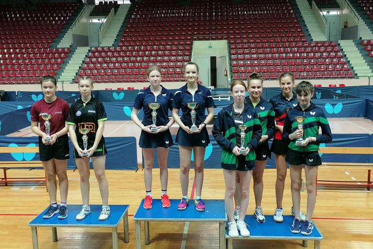 Dva brončana ženska para - Andrea Orbanić, Larisa Putigna, Nikolina Miličević i Mia Buić