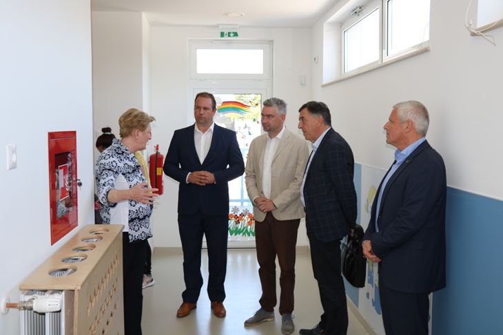 Župan Boris Miletić sa suradnicima i žminjskim načelnikom u posjetu Osnovnoj školi "Vladimir Gortan"