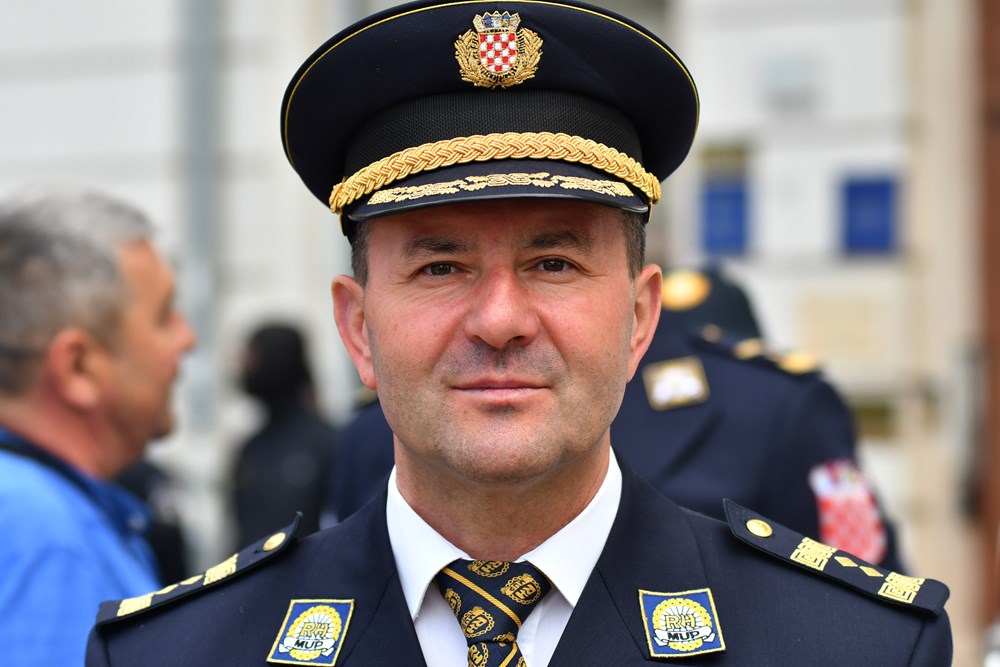 Prezentacija policijskog posla jutros u Puli (snimio Milivoj MIJOŠEK)