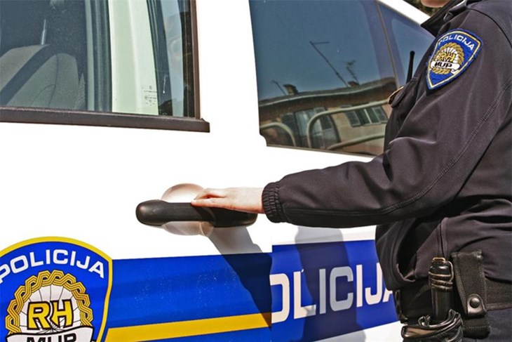 policija