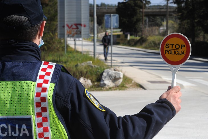 Policija upozorava vozače, ali neki se ne popravljaju (snimio Milivoj MIJOŠEK)
