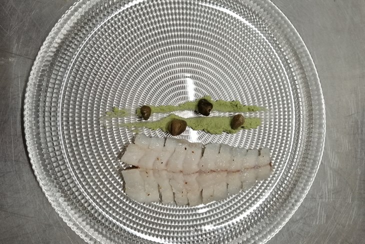 IZ KULINARSKOG LABORATORIJA ROVINJSKE STRUKOVNE ŠKOLE: Marinirani lokalni šurMarinirani lokalni šur (Foto: Strukovna škola Eugena Kumičića Rovinj - Scuola di formazione professionale Eugen Kumičić Rovigno)
