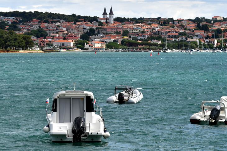 Barke u auto-kampu Runke (Snimio Milivoj Mijošek)
