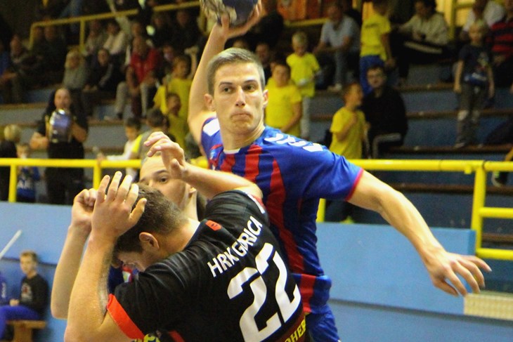 NAJBOLJI STRIJELAC PREMIJER LIGE ZAKLJUČIO UMAŠKU EPIZODU - Gabriel Buvinić (Snimio Mijat Gavran)