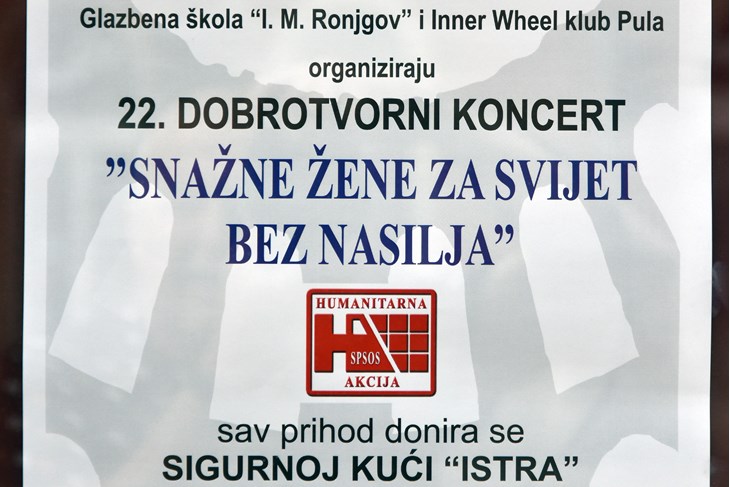 Plakat s najavom za koncert (snimio Duško MARUŠIĆ ČIČI)