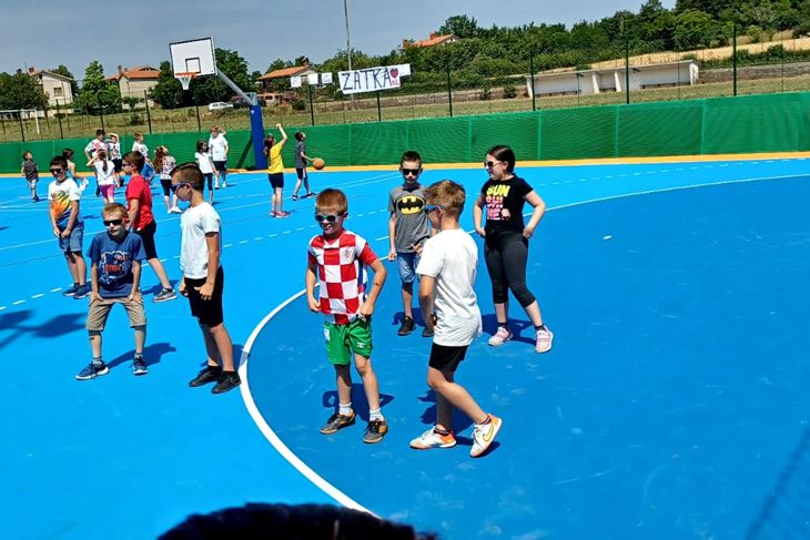 Igralište OŠ I. G. Kovačić u Čepiću (Snimio Branko Biočić)