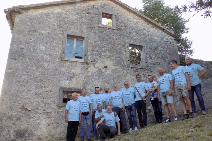 Ruševna zgrada župnog dvora u Humu (snimila Gordana ČALIĆ ŠVERKO)
