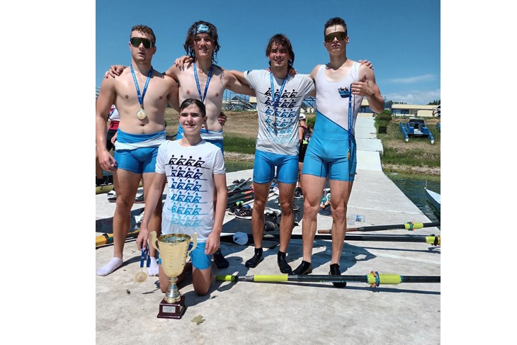 ZLATNI ČETVERAC S KORMILAROM - Matej Terlević, Adrian Mačina, Mihael Balać, Lovre Puh i Ante Hrgota