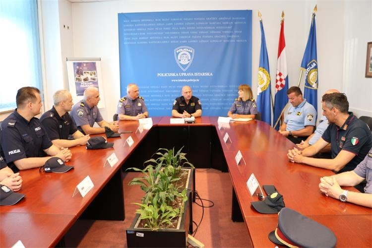 Sudionici projekta na okupu