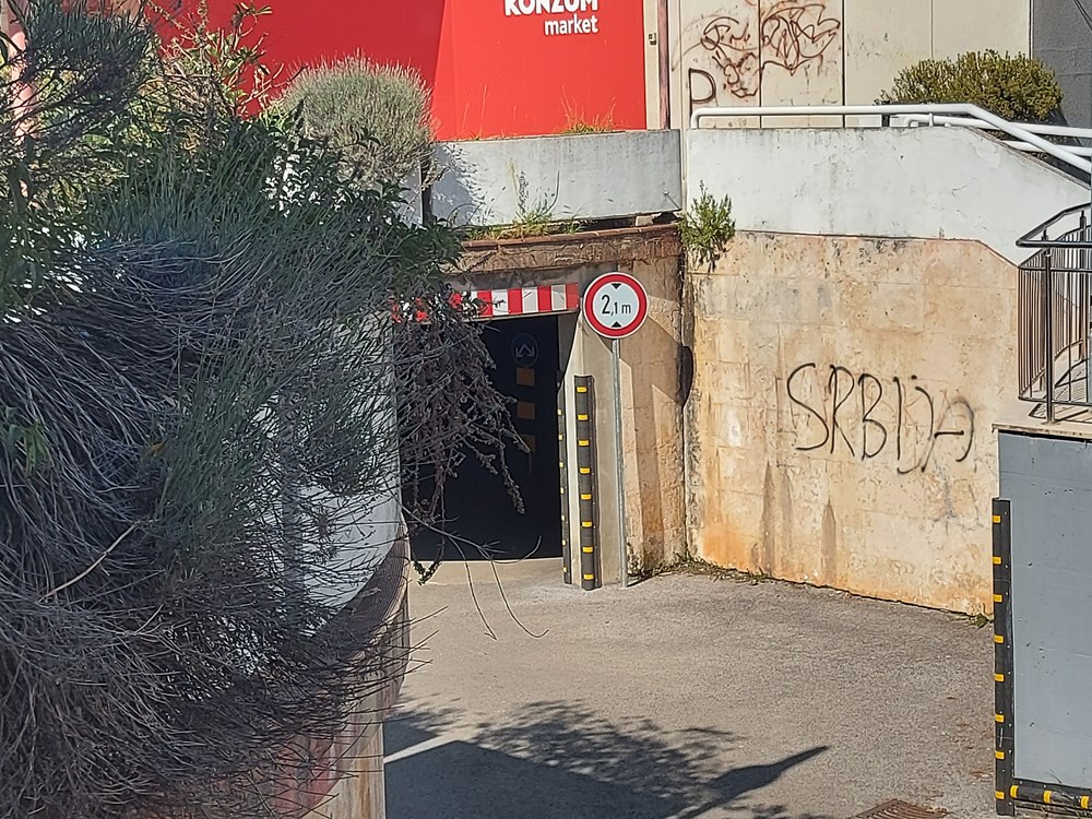 Grafiti u Umagu (snimila Sanja BOSNIĆ)