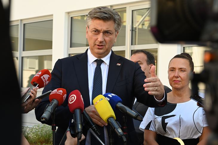Premijer Andrej Plenković u posjetu pulskoj Općoj bolnici (Snimio Danilo Memedović)