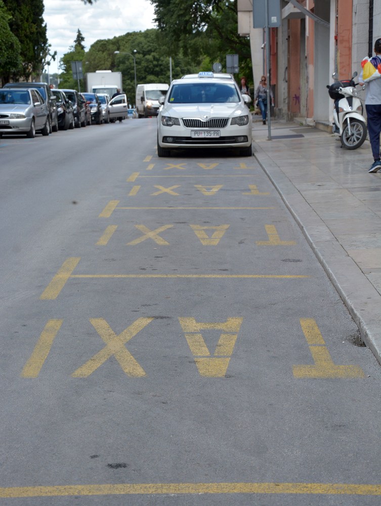 Umjesto taksista neka mjesta na Giardinima dobili su motori 