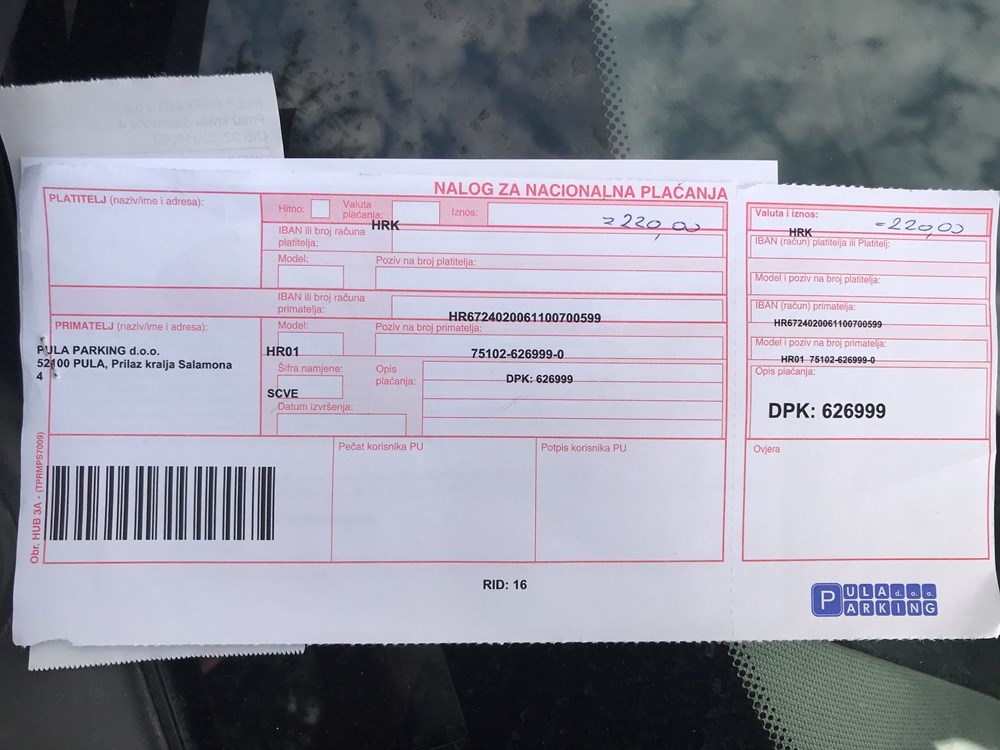 Stranici parkirani na mjestima samo za stanare (snimio Paulo GREGOROVIĆ)