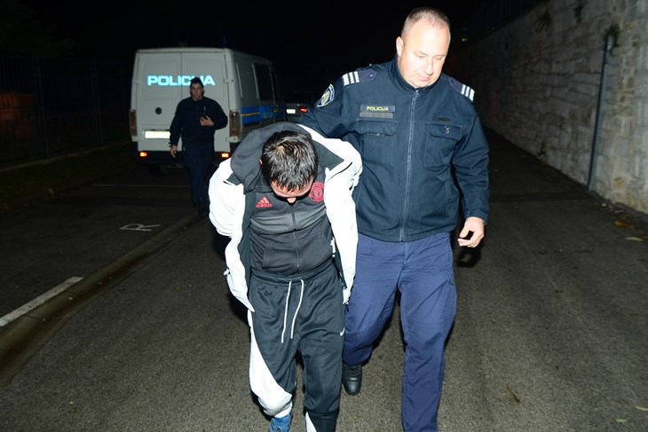 Jedno od brojnih uhićenja upornog kradljivca M. I.  (snimio Dejan ŠTIFANIĆ)